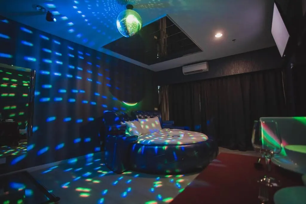 Mercu Summer Suite - Love Romance, Blue Love Fun 蓝情趣民宿 Kuala Lumpur Apartment